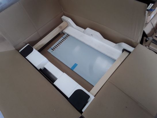 BOXED BOSCH 80CM ANGLED GLASS CHIMNEY HOOD 