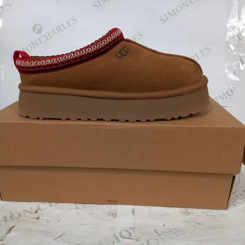 BOXED PAIR OF UGG FAUX SUEDE SLIP-ON CHUNKY SHOES IN CHESTNUT UK SIZE 7