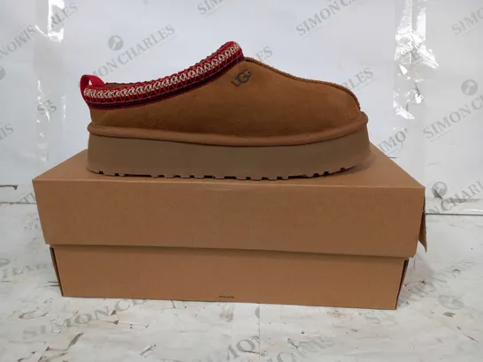 BOXED PAIR OF UGG FAUX SUEDE SLIP-ON CHUNKY SHOES IN CHESTNUT UK SIZE 7