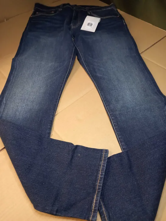 LEVI STRAUSS SLIM TAPER JEANS - SIZE W34/L34