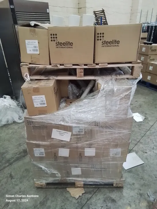 PALLET CONTAINING LARGE AMOUNT OF TILTED SIDE POTS/RAMEKINS (GREEN AND WHITE)