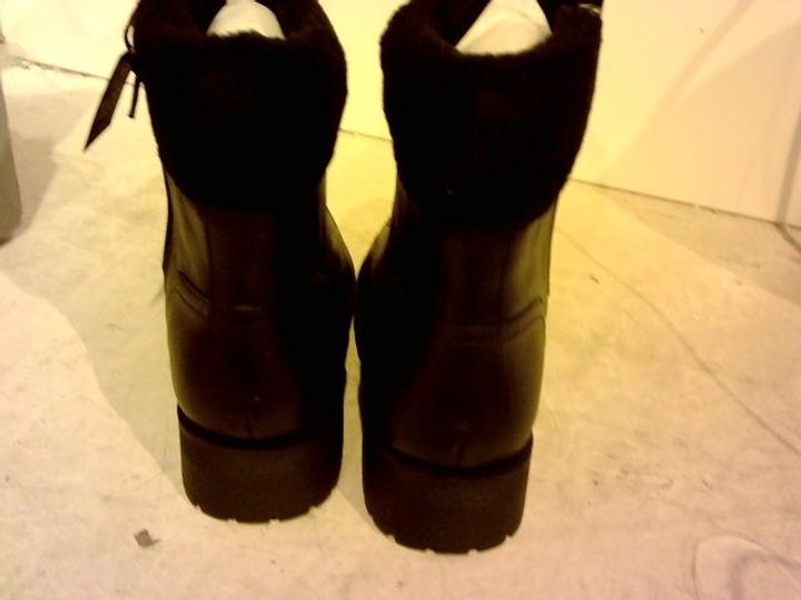 vionic zoey lace up boot