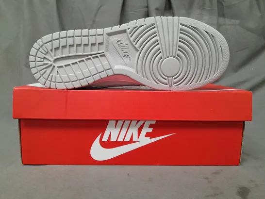 BOXED PAIR OF NIKE DUNK LOW RETRO SHOES IN GREY/WHITE UK SIZE 9