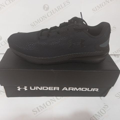 BOXED PAIR OF UNDER ARMOUR SHOES IN BLACK UK SIZE 8