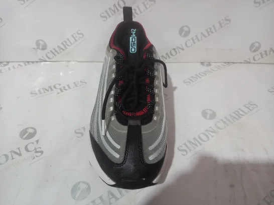 PAIR OF NIKE AIR ZM 950 SHOES IN GREY/BLACK/RED UK SIZE 8.5