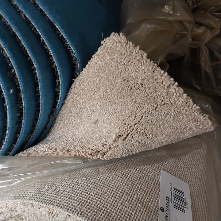 ACTION CARPET // APPROX SIZE 7.9 X 4m 4564991Simon Charles Auctioneers