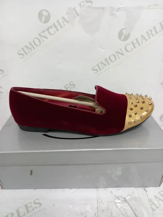 CASANDRA BORDERAUX FLAT SHOES WITH SPIKES - SIZE 6