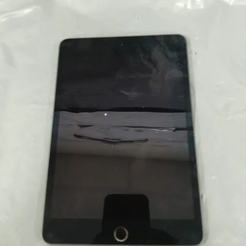 APPLE IPAD MINI ( 5TH GEN ) - 64GB