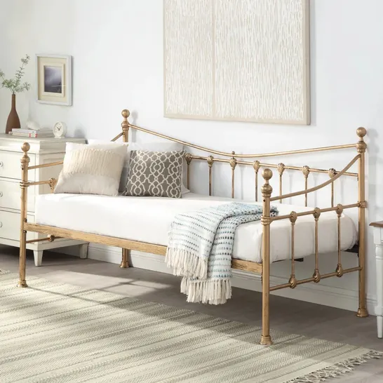 BOXED NEWNHAM ANTIQUE BRASS METAL SINGLE DAY BED (1 BOX)