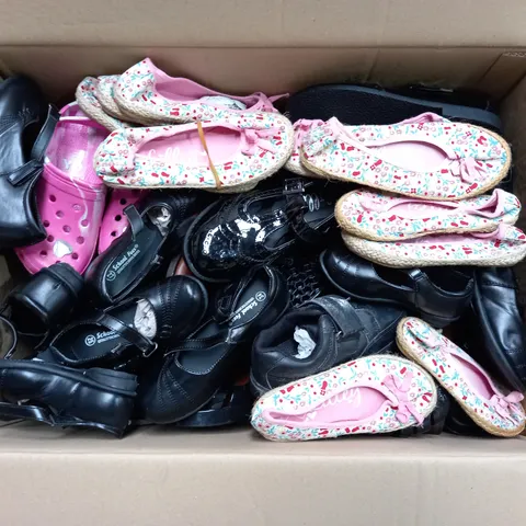 APPROXIMATELY 14 ASSORTED KIDS PAIRS OF SHOES IN VARIOUS COLOURS, STYLES, AND SIZES