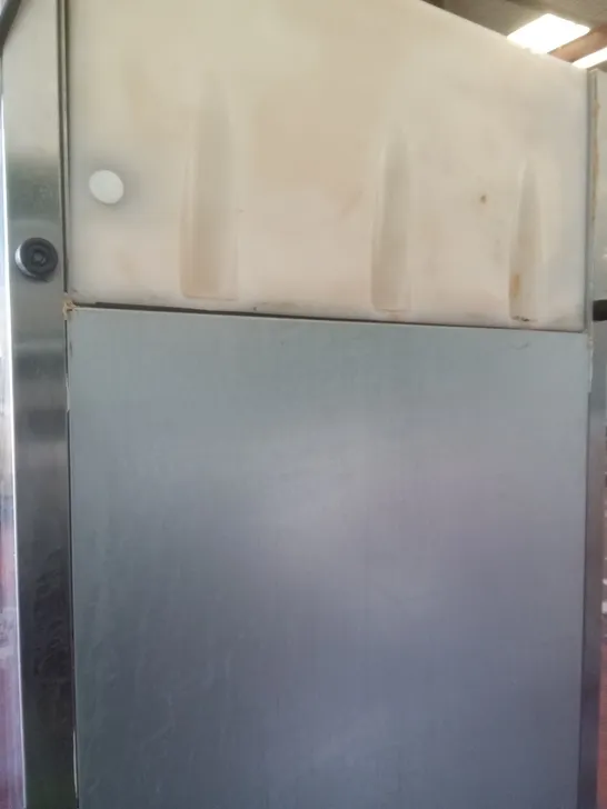 COMMERCIAL FOSTER SINGLE FREESTANDING FRIDGE 