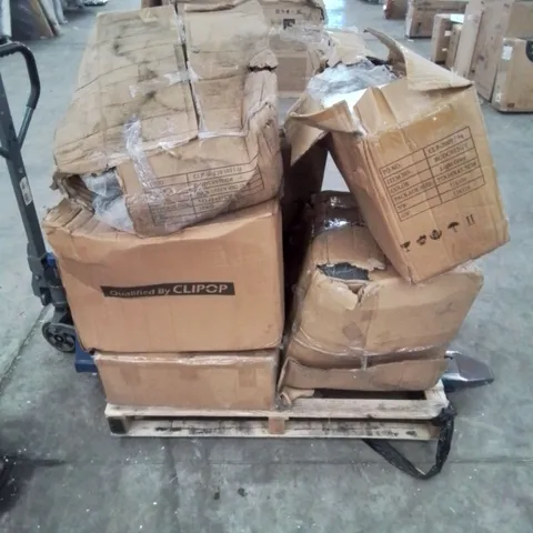 A PALLET OF VARIOUS FURNITURE PARTS AND CUSHIONS (MOSTLY CHAIRS)