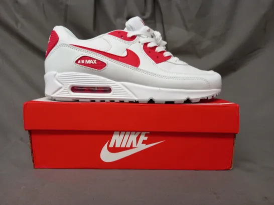 BOXED PAIR OF NIKE AIR MAX 90 SHOES IN WHITE/RED UK SIZE 9