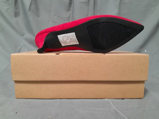 BOX OF APPROXIMATELY 8 JD WILLIAMS HEELED SLIP-ON SHOES IN RED - VARIOUS SIZES