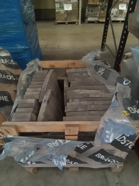 PALLET OF GREY PAVING SLABS