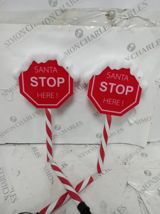 BOXED FESTIVE SET OF PRELIT SANTA STOP HERE STAKES