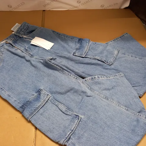 BERSHKA DENIM CARGO - 36