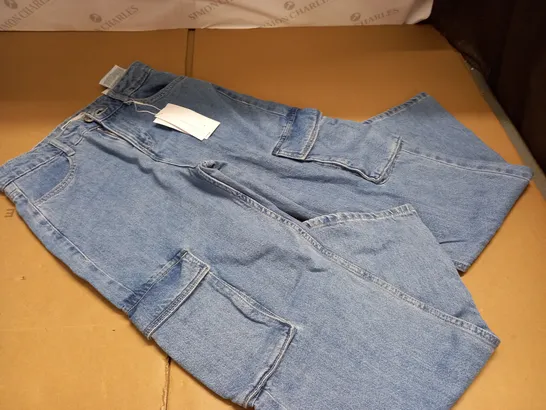 BERSHKA DENIM CARGO - 36