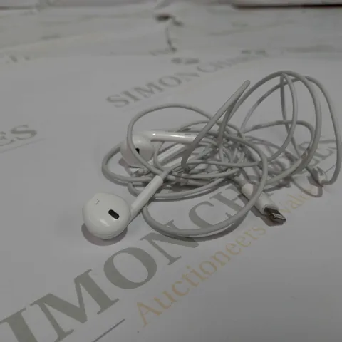 APPLE WIRED HEADPHONES WITH REMOTE AND MIC