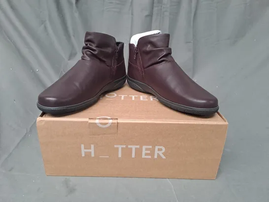 BOXED PAIR OF HOTTER MURMUR SHOES IN WINE UK SIZE 6