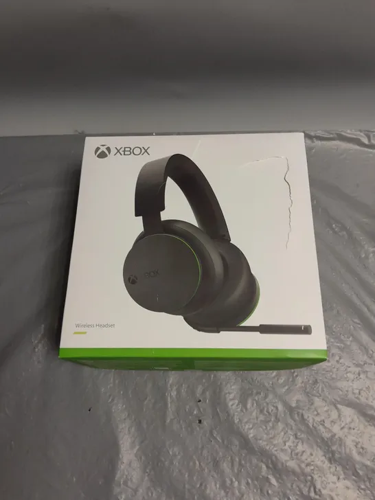 BOXED XBOX WIRELESS HEADSET IN BLACK