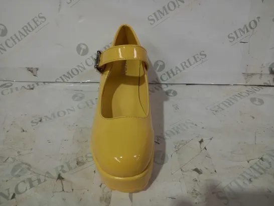 BOXED PAIR OF KOI VEGAN LEATHER LOW BLOCK HEEL CLOSED TOE SHOES IN YELLOW UK SIZE 6