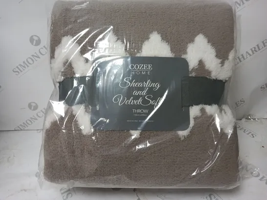 COZEE HOME SHEARLING AND VELVETSOFT THROW - 150CM X 200CM