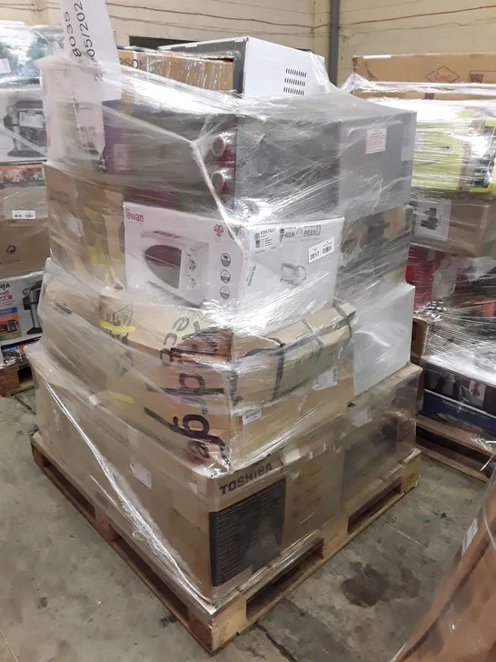 PALLET OF APPROXIMATELY 16 UNPROCESSED RAW RETURN HOUSEHOLD AND ELECTRICAL GOODS TO INCLUDE;