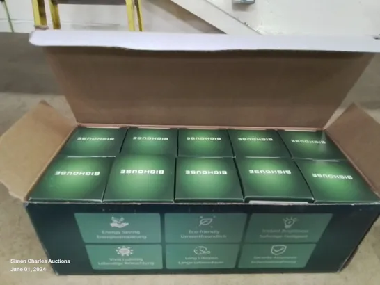 A BOX OF 400LM/5W B22 ENERGY SAVING LIGHT BULBS 