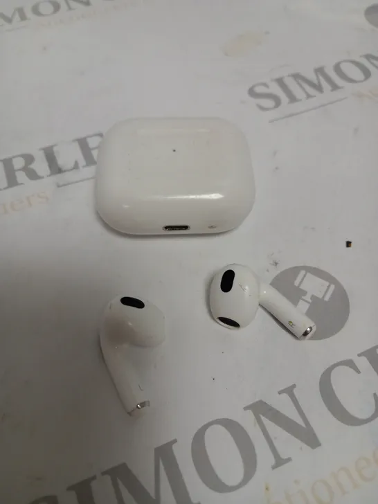 APPLE AIRPODS 3RD GEN WIRELESS EARPHONES 