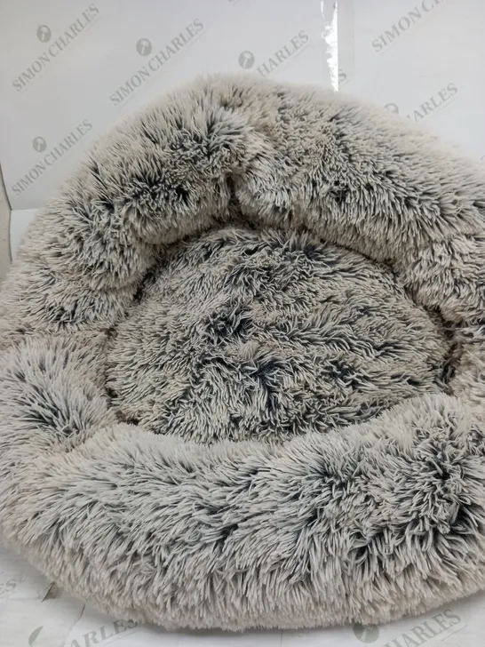 COZEE PAWS ODOUROLOGY FLUFFY ROUND PET BED - MEDIUM, TIPPED SILVER