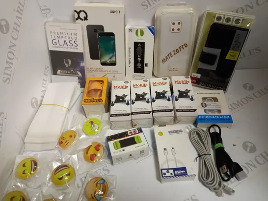 LOT OF APPROX 15 TO INCLUDE POP SOCKETS , SCREEN PROTECTOR FILM , ETC.