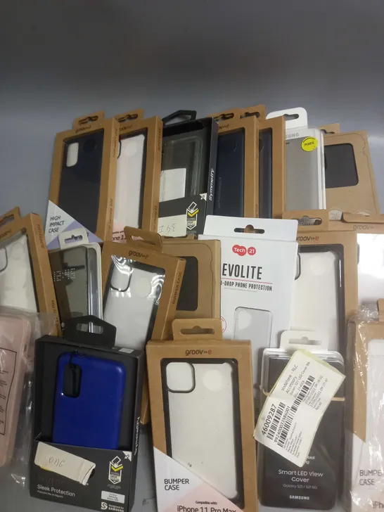 BOX OF APPROXIMATELY 80 PHONE CASES IN VARIOUS MODELS, STYLES AND COLOURS TO INCLUDE SAMSUNG GALAXY S21, IPHONE 11, GALAXY S8+  ETC