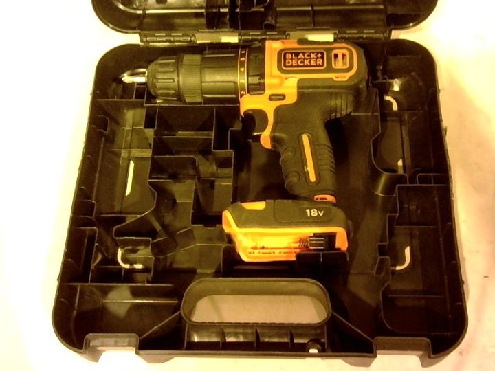 BLACK AND DECKER BCD700S DRILL IN CASE 3055268Simon Charles Auctioneers