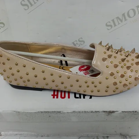 FLAT HEELED NUDE GOLD SPIKEY SHOE SIZE 7