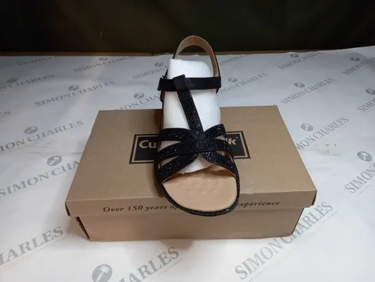 BOXED CUSHION-WALK DIAMANTE SANDALS SIZE 6