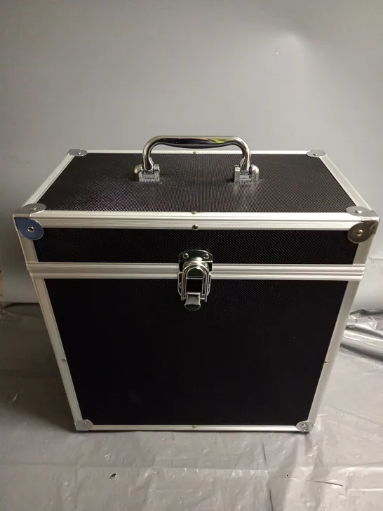 BOXED VINYLTONIC VINYL 12" STORAGE CASE IN BLACK