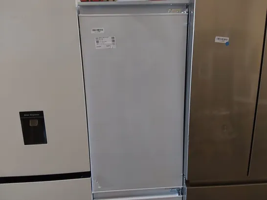 SIA RFI104 70/30 INTEGRATED FRIDGE FREEZER - UNPROCESSED RAW RETURN