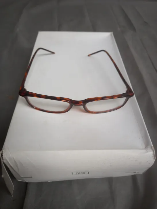 BOX OF APPROXIMATELY 10 turtle shell glasses 