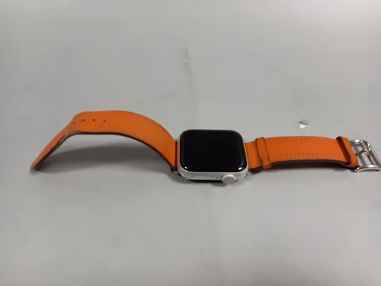 UNBOXED APPLE WATCH SERIES 6 40MM