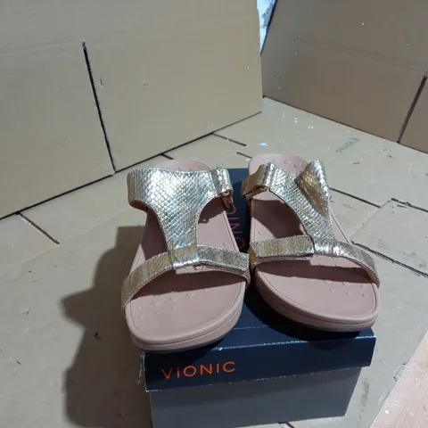 VIONIC ELLIE SANDAL IN GOLD  SIZE 7