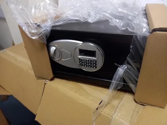 AMAZON BASICS ELECTRONIC SECURITY SAFE