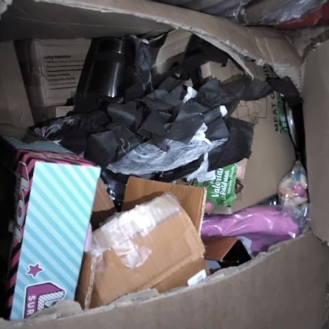 PALLET OF APPROXIMATELY 205 ASSORTED HOUSEHOLD PRODUCTS TO INCLUDE LOL SURPRISE, GINGBAU ANIMAL CAGE TRAP, SUUGUZRD TOOLS SPOKE SHAVE TOOL, H60 TRAIL CAMERA, TOILET ROLL HOLDER ETC