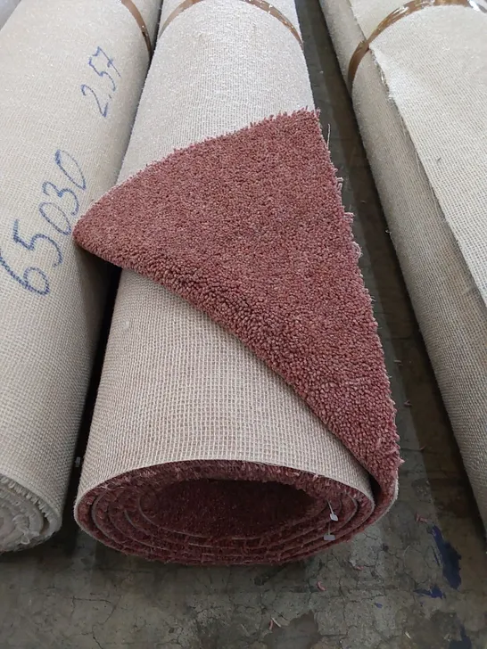 ROLL OF QUALITY GLF DIM HEATHERS CARPET // SIZE: APPROX. 5 X 2.52m