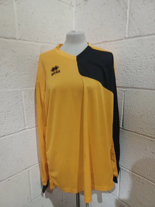 APPROXIMATELY 5 ASSORTED ERREA FOOTBALL TOP IN VARIOUS COLOURS AND SIZES 