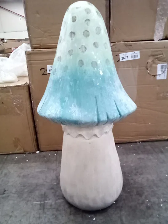 BOXED GIANT MUSHROOM STATUE 