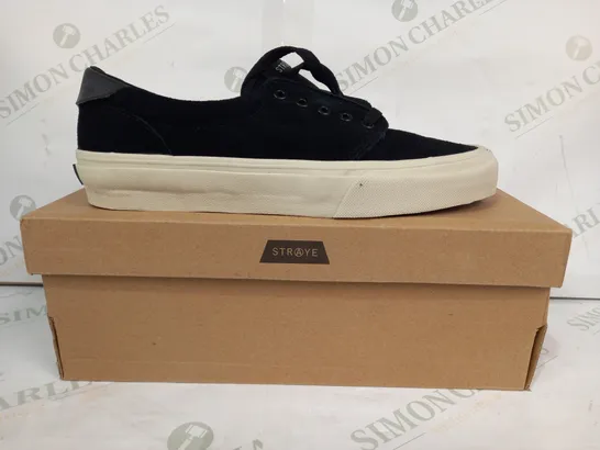 BOXED PAIR OF STRAYE SHOES IN BLACK UK SIZE 7.5