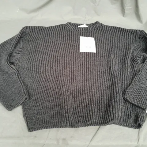 BROTHER AND KIN HUTCH KNIT JUMPER IN CHARCOAL - MEDIUM