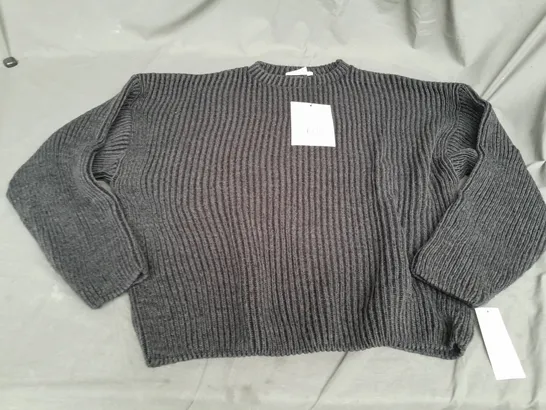 BROTHER AND KIN HUTCH KNIT JUMPER IN CHARCOAL - MEDIUM