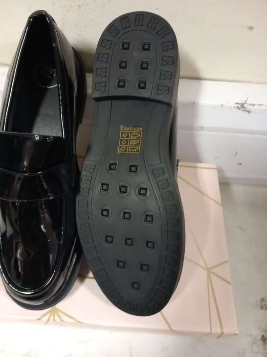 BOXED ESSEX GLAM BLACK PATENT SIZE 6